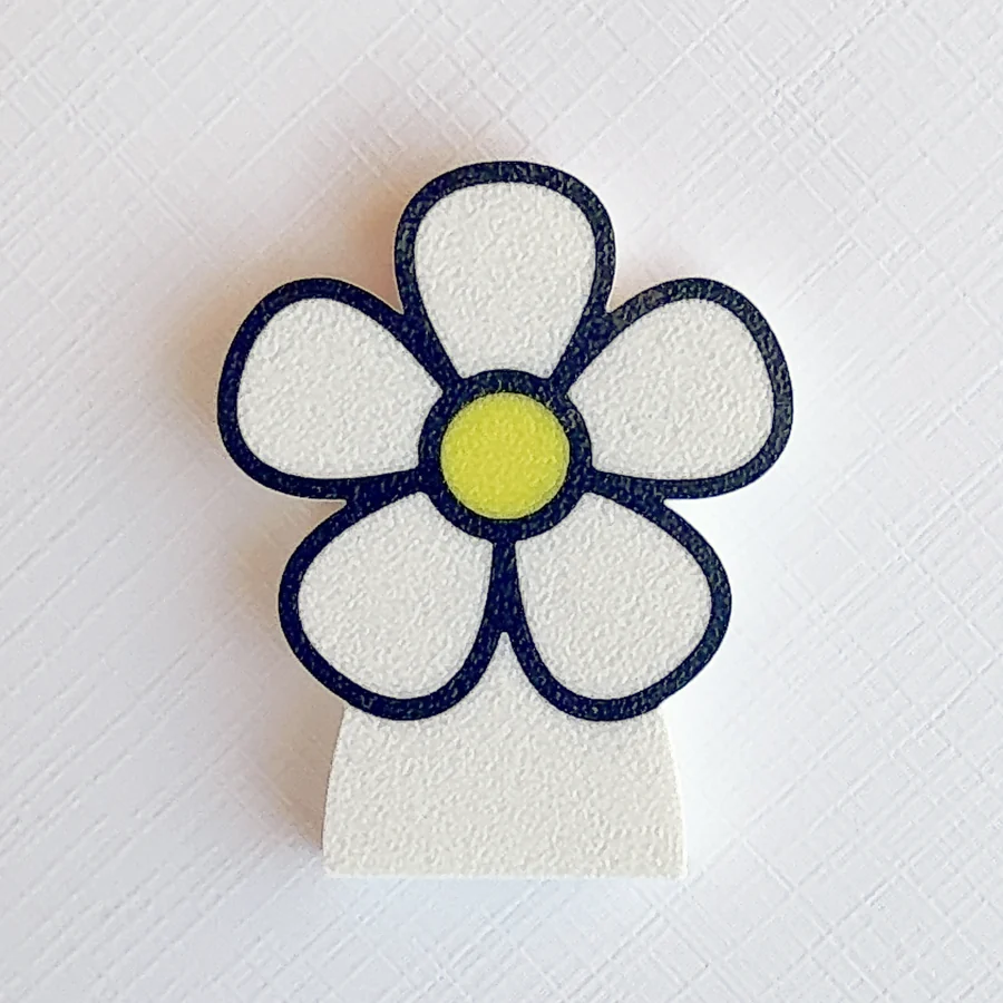 BuddyCan Marguerite, marguerite blanche à cœur jaune imprimée en couleur dans la matière
